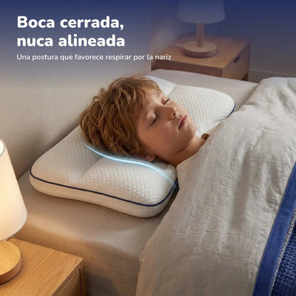 Niño durmiendo con la nuca alineada